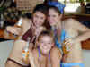 beach-girls.jpg (83788 bytes)