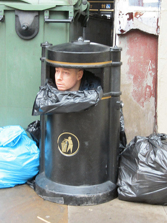 Damien Dampkrack - Man lives in a bin